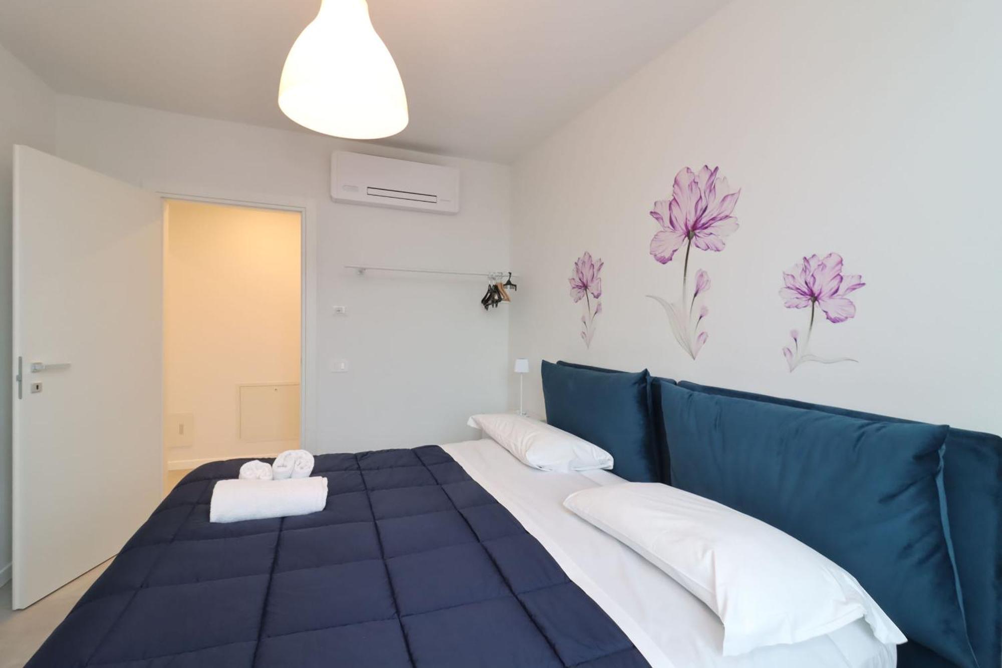 Rose Apartment *